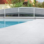 Levante Crema sandgestrahlt Pool