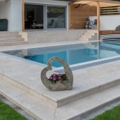 Hartklakstein Levante Crema antik getrommelt