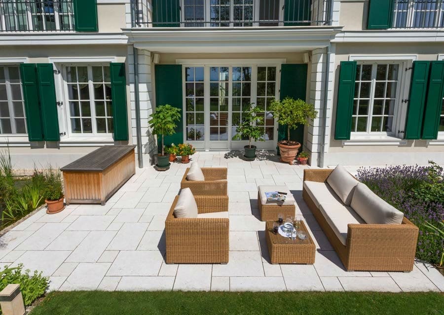 Levante Crema feinrau Terrasse