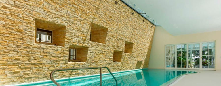 Schwimmhalle Villa