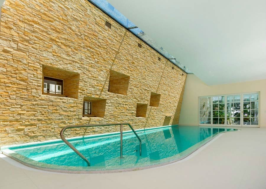 Schwimmhalle Villa
