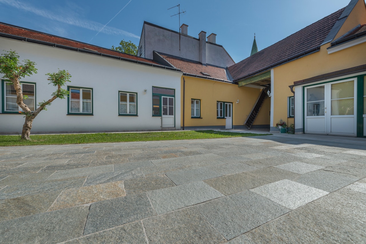 TERRASSENBODEN GNEIS SPALTRAU – 2