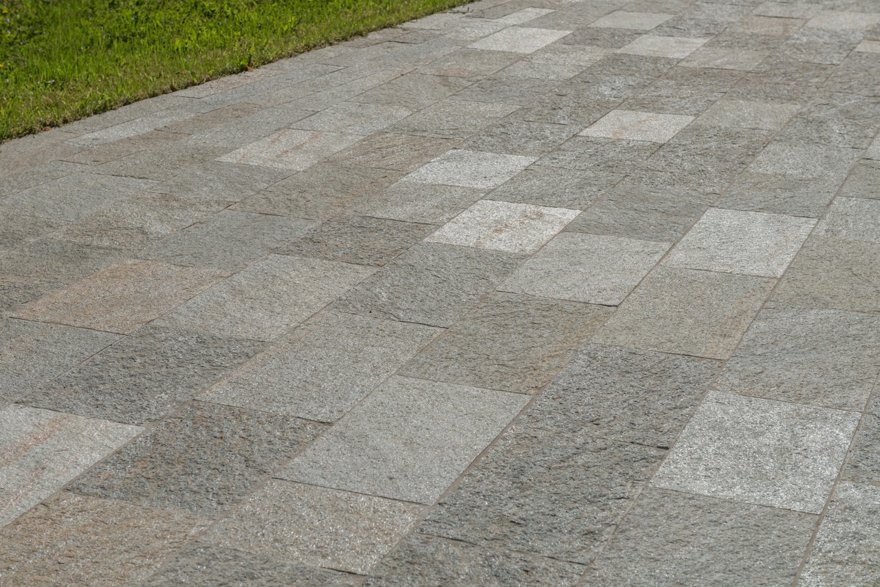 TERRASSENBODEN GNEIS SPALTRAU – 5