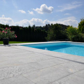 Pool umrander mit Kristallmarmor