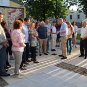 Thomas Schubert führt durch das Steinzentrum von SCHUBERT STONE