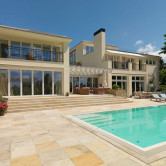 Architektenvilla mit Pool