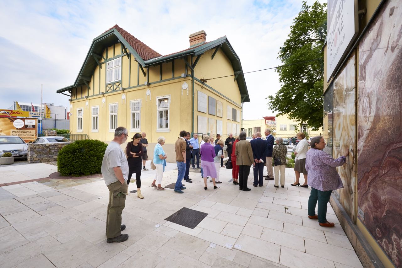 Schubertstone in Wien zeigt Bodenplatten aus Naturstein