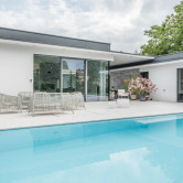 Pool mit Naturstein