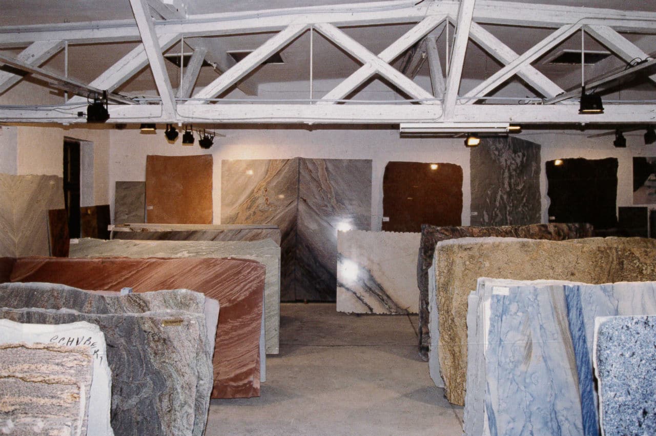 Erste Großplattenhalle in der heutigen Werkstätte Erste Großplattenhalle in der heutigen Werkstätte