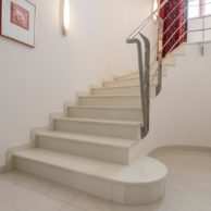 haus am stadtrand mit levante crema rosa referenz17