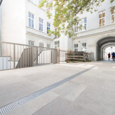 Zinshaus Wien Innenhof und Durchfahrt mit Technostein 2cm – 06