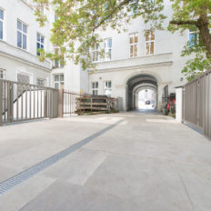 Zinshaus Wien Innenhof und Durchfahrt mit Technostein 2cm – 07