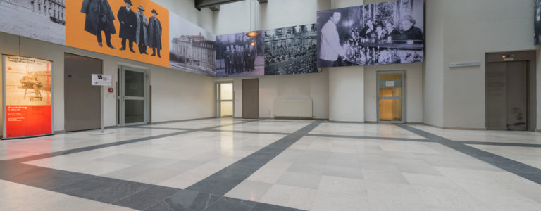 Grauer Kalksteinboden im Palais Fanto Wien – 1