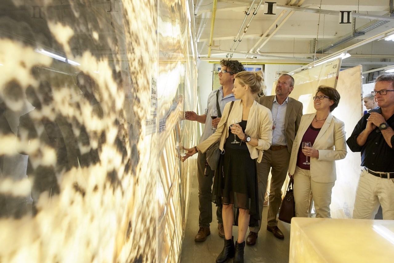 Steinplatten und Onyx Ausstellung im Steinzentrum SCHUBERT STONE Wien